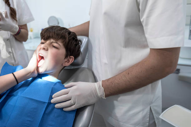 Best Cracked Tooth Emergency Dentist  in North Chicago, IL
